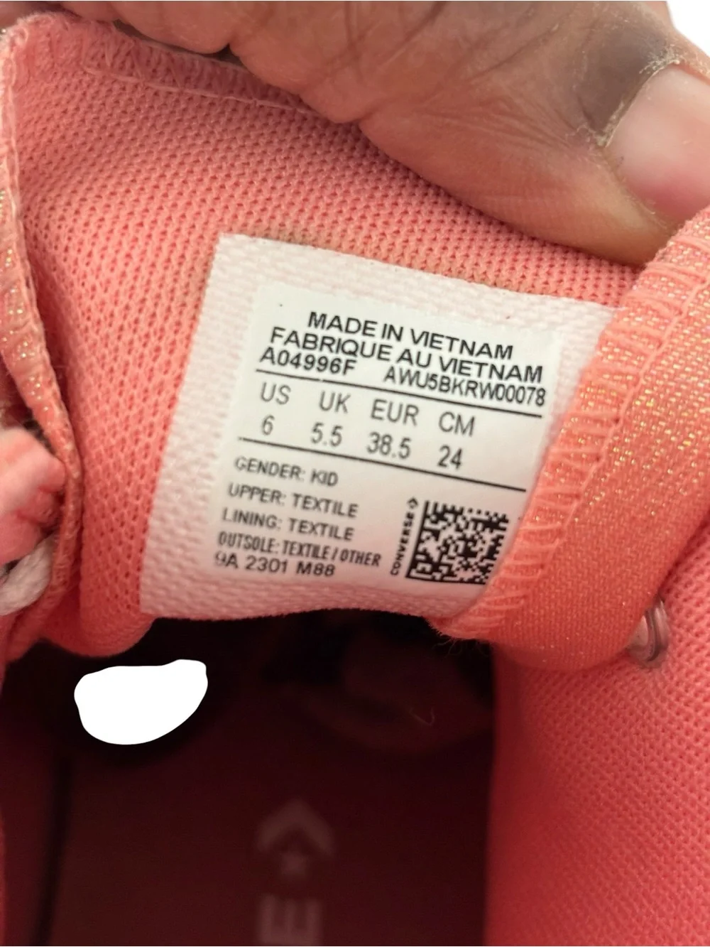 Converse Coral Pink Kids High-Top Sneakers Size 6 Really Cute